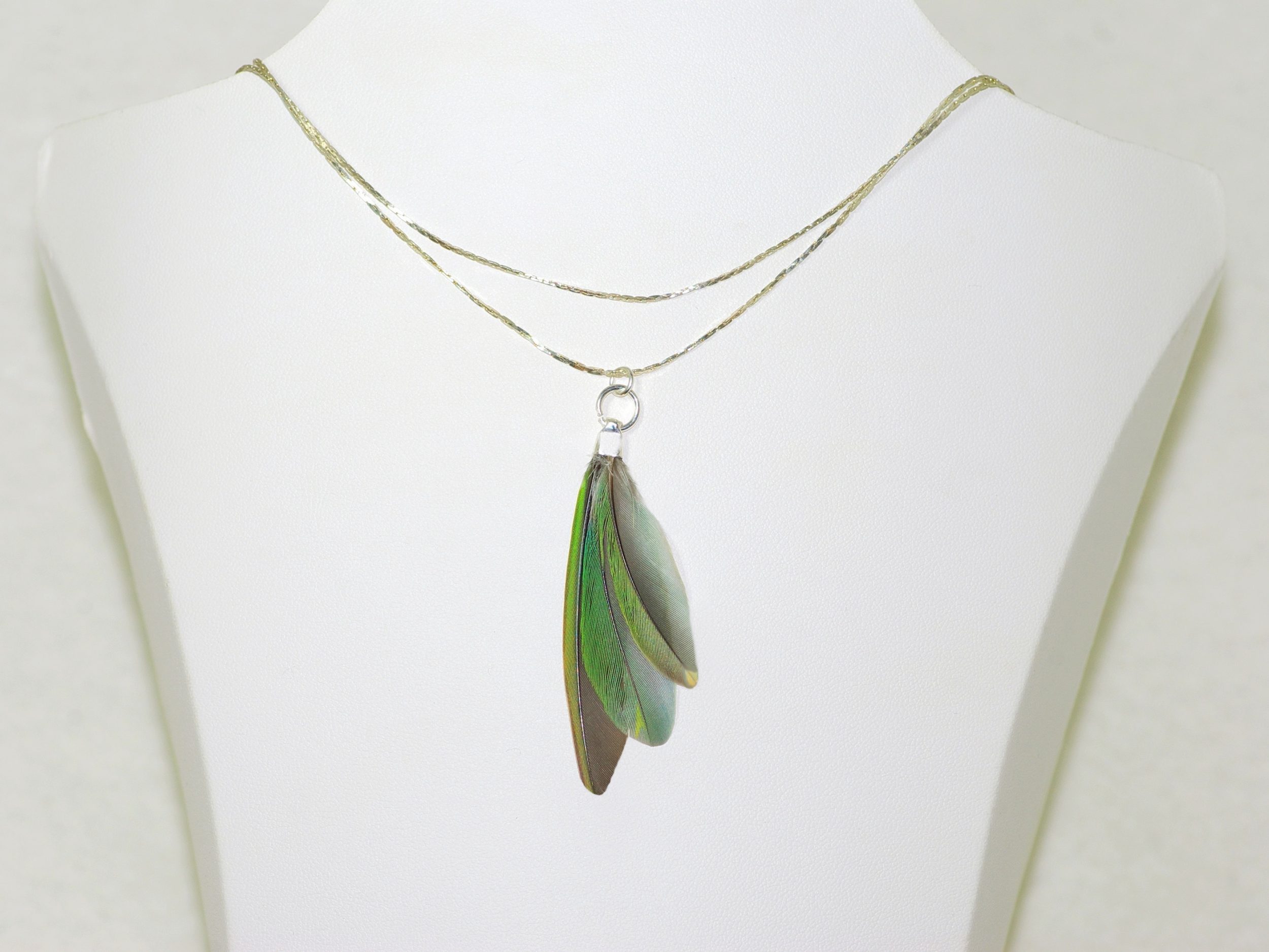 Collier Oiseau du soir, plumes vertes en éventail – Image 4