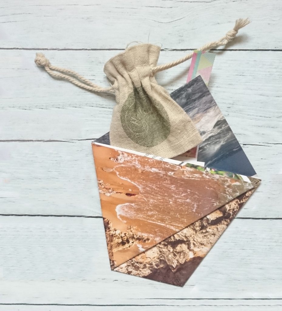 Emballage pochon jute et pochette originale origami en pamier magasine recyclé