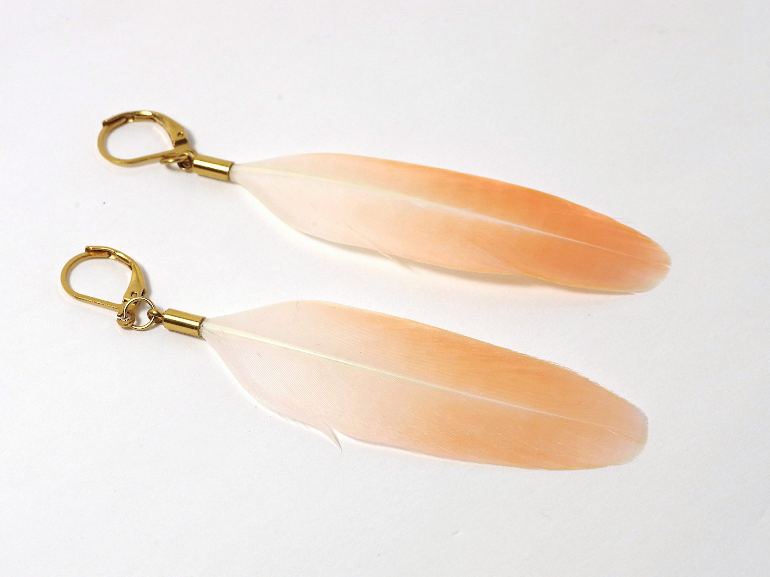 Boucles d'oreilles Fly, plume de flamant orange – Image 3