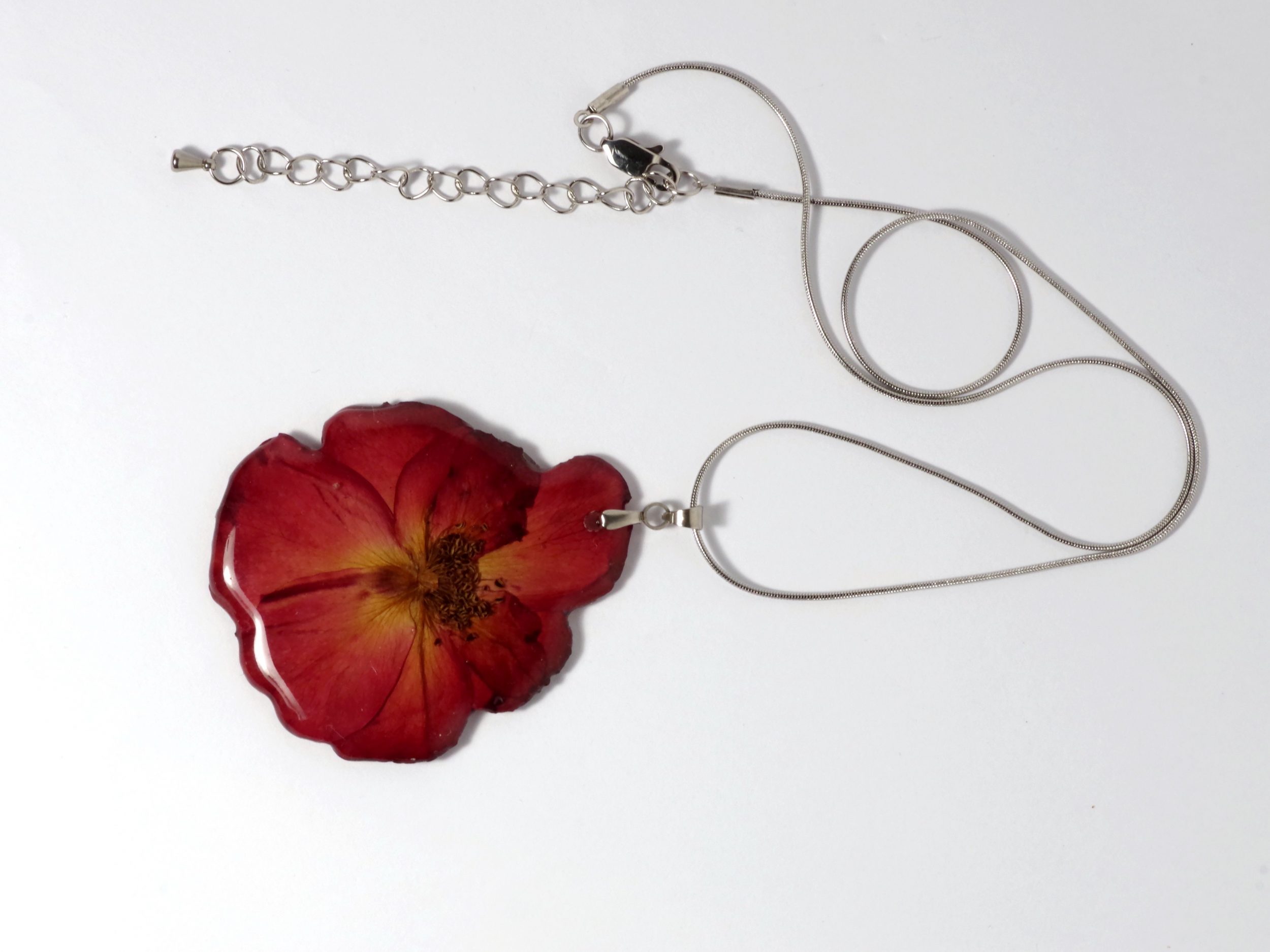 Collier Elfine, rose rouge pressée – Image 2
