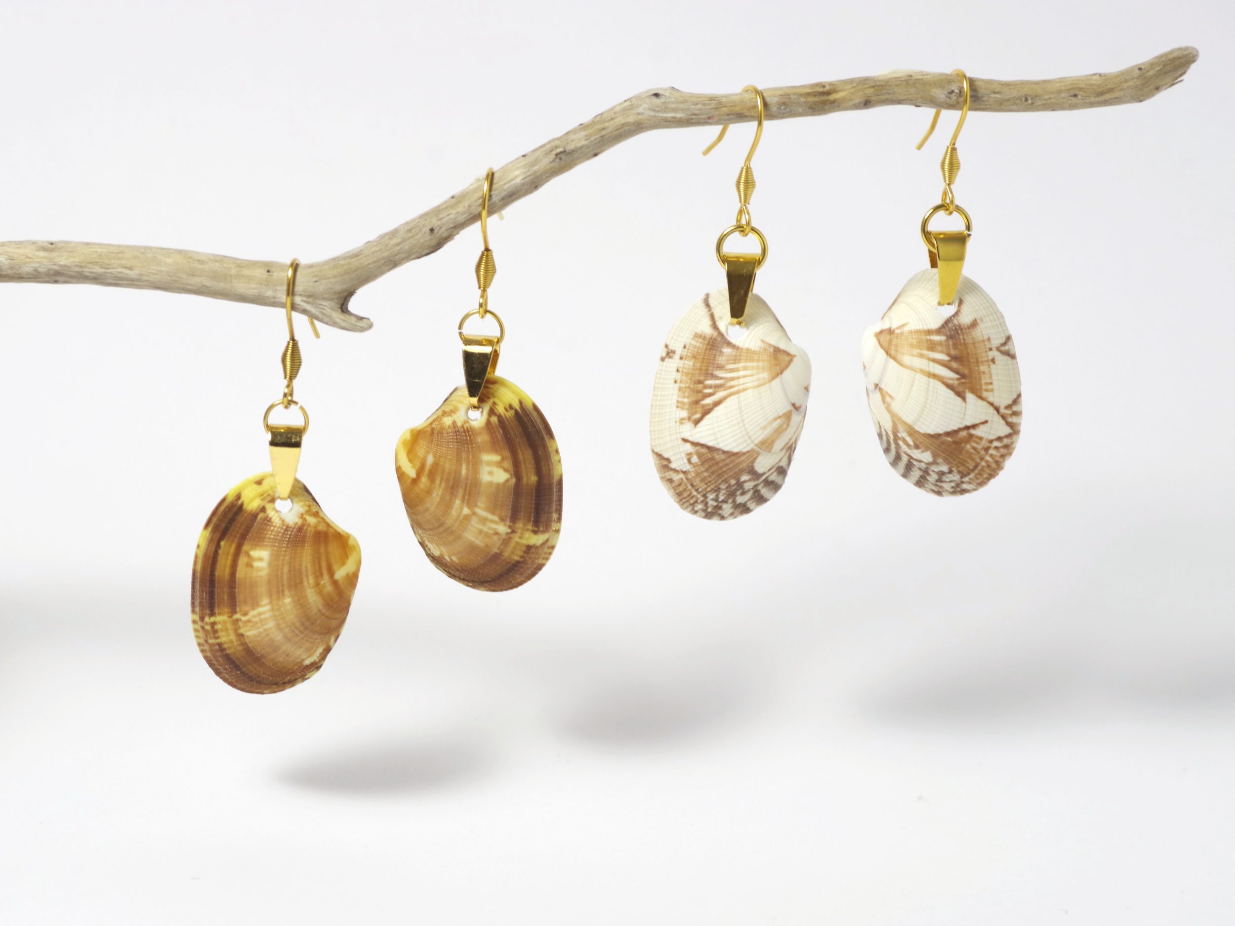 Boucles d'oreilles Jaï, palourdes et finitions au choix – Image 2