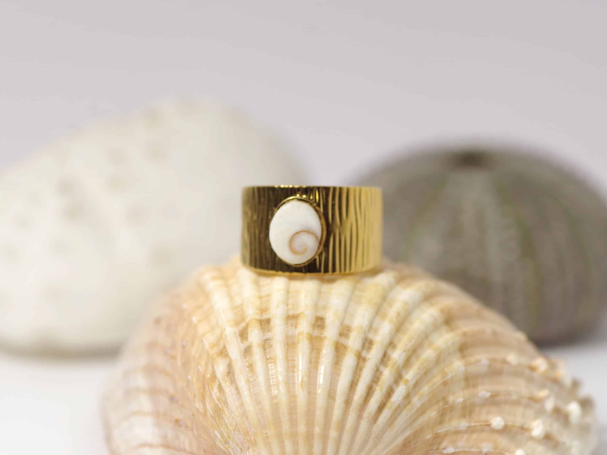 Bague Bonheur dorée, petit œil de sainte Lucie – Image 2