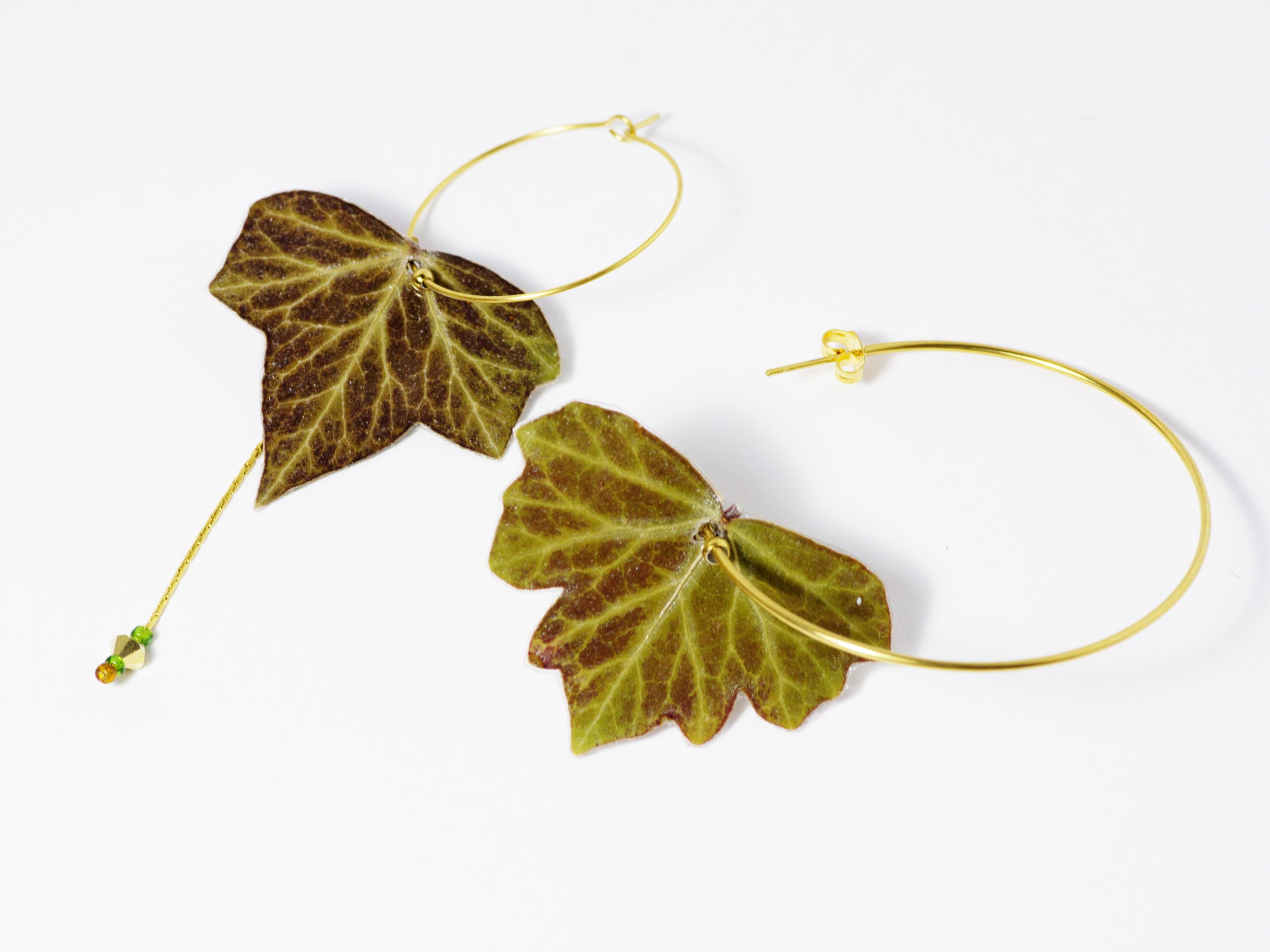 Boucles d'oreilles asymétriques, feuilles de lierre – Image 4