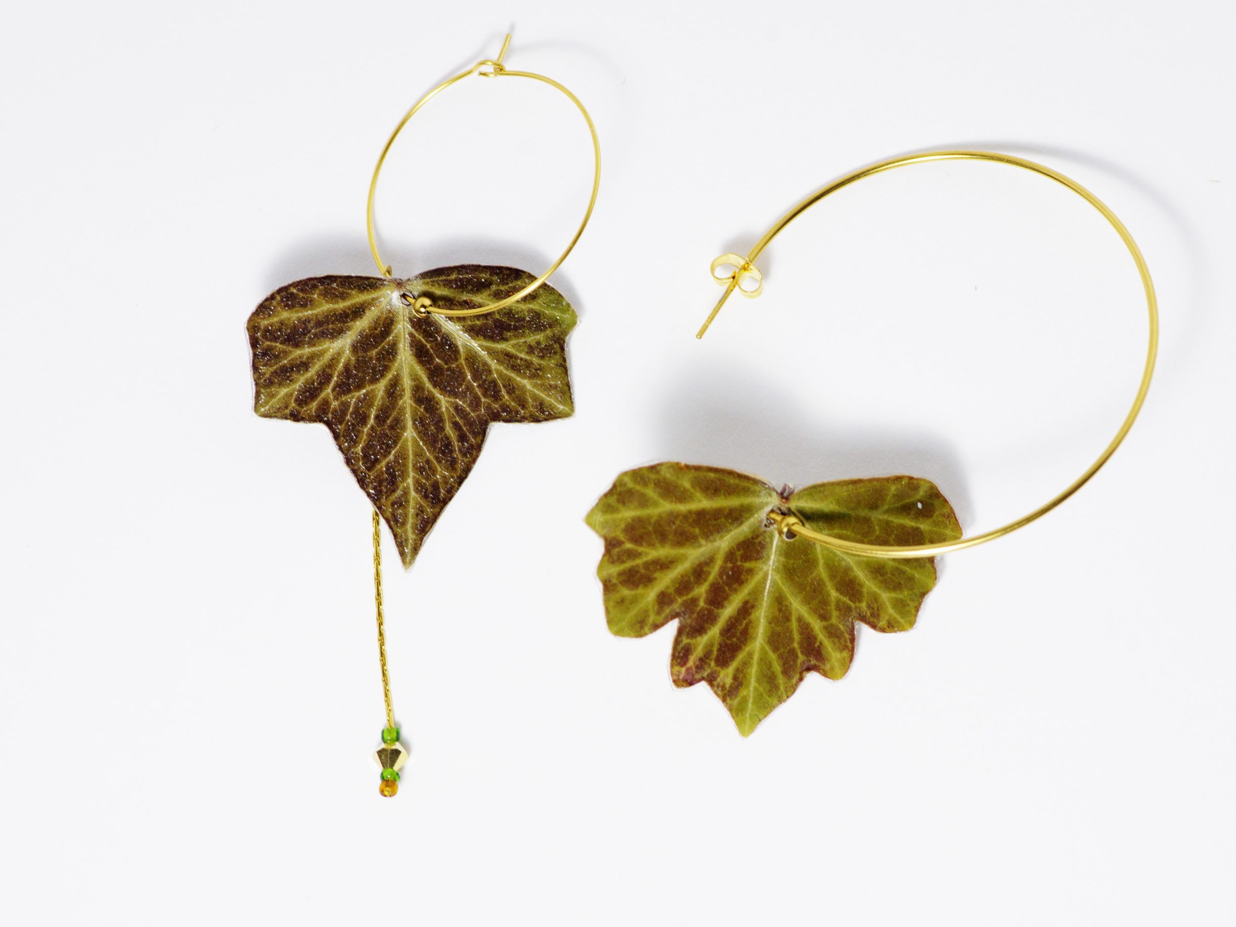 Boucles d'oreilles asymétriques, feuilles de lierre – Image 6