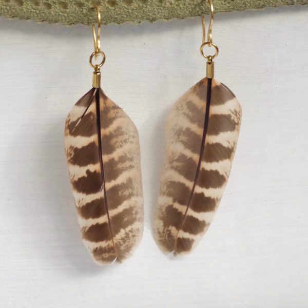 Boucle d'oreille Cocottes, grande plume naturelle