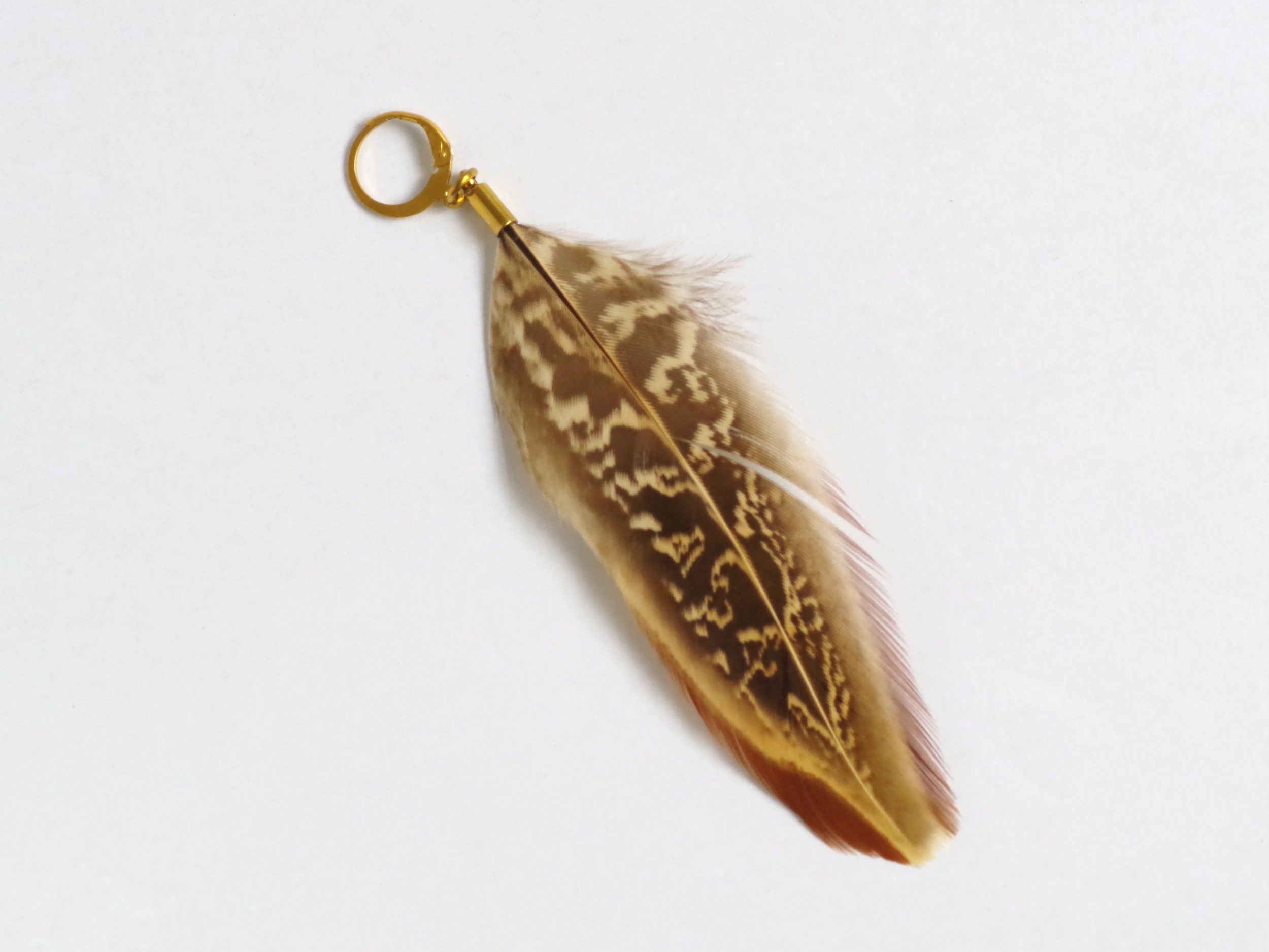 Boucle d'oreille Cocottes, grande plume naturelle – Image 4