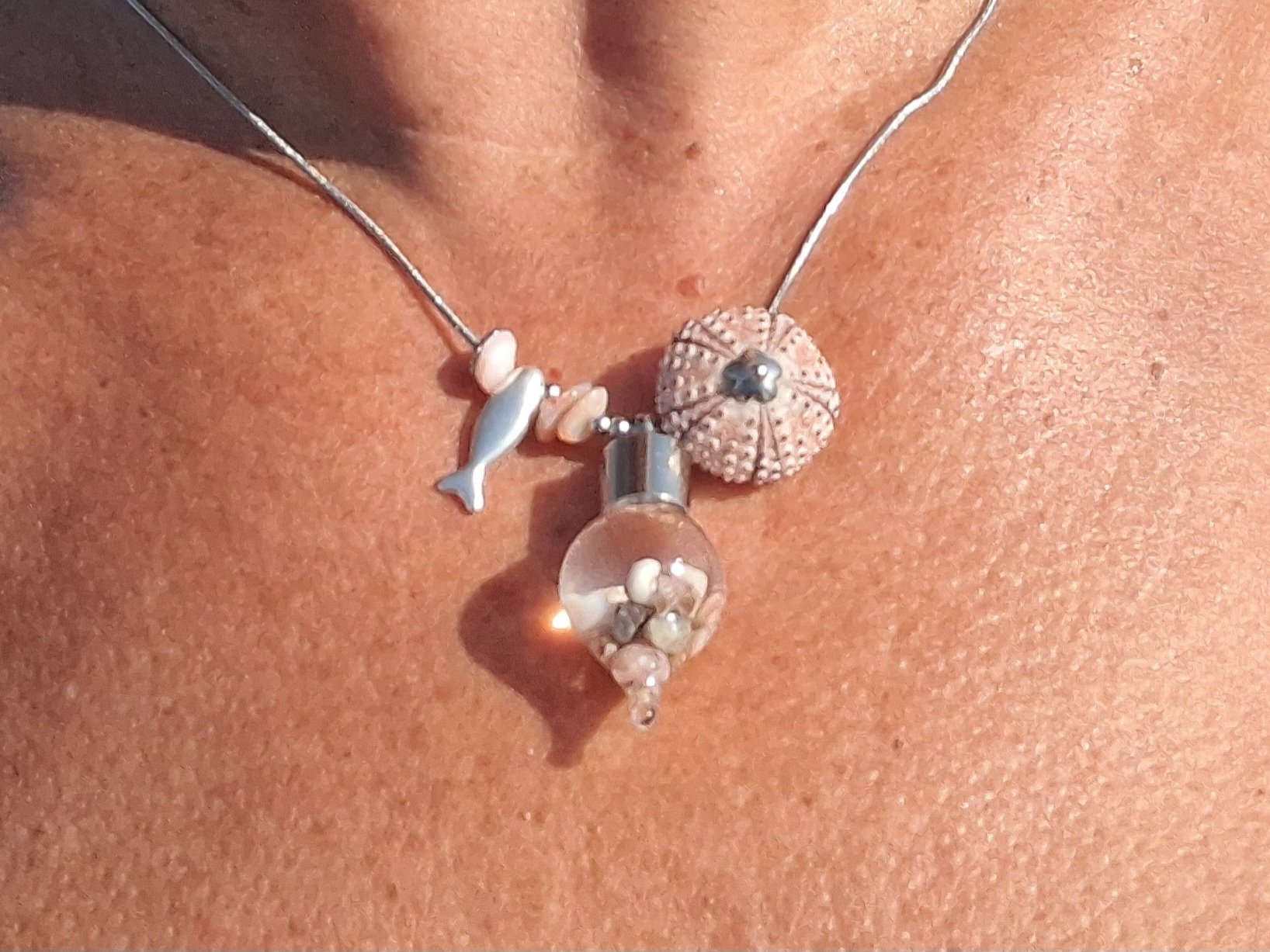Collier Calypso, oursin rose et coquillages mini – Image 2