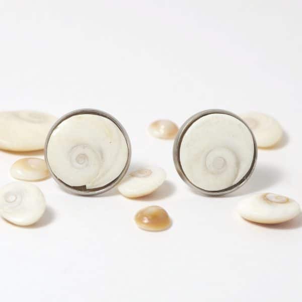 Puces oeil de ste Lucie. Support en inox.
