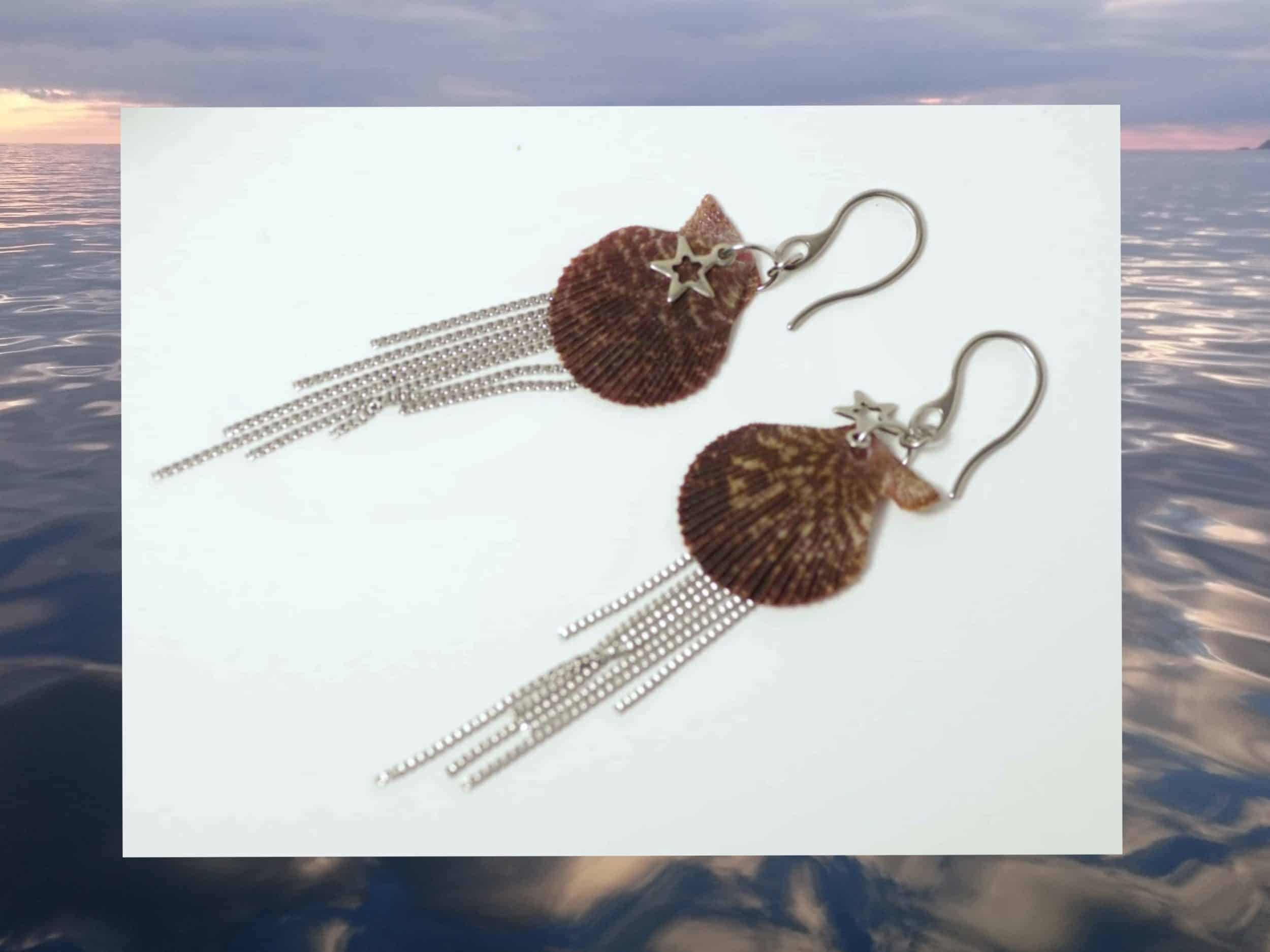 Boucles d'oreilles Égérie, coquillages et cascades de chaînes – Image 5