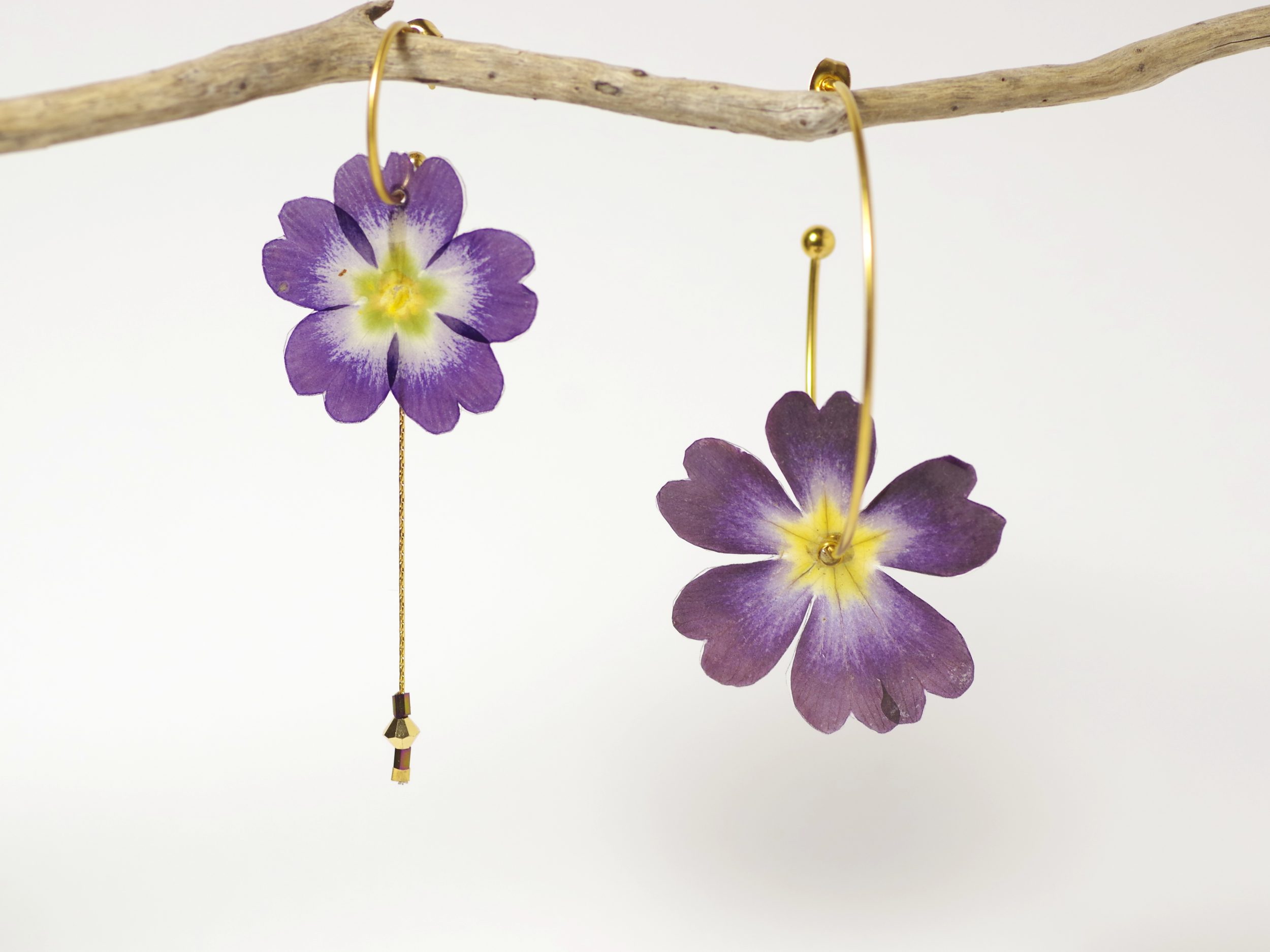 Boucles d'oreilles Flora asymétriques, belles primevères – Image 5