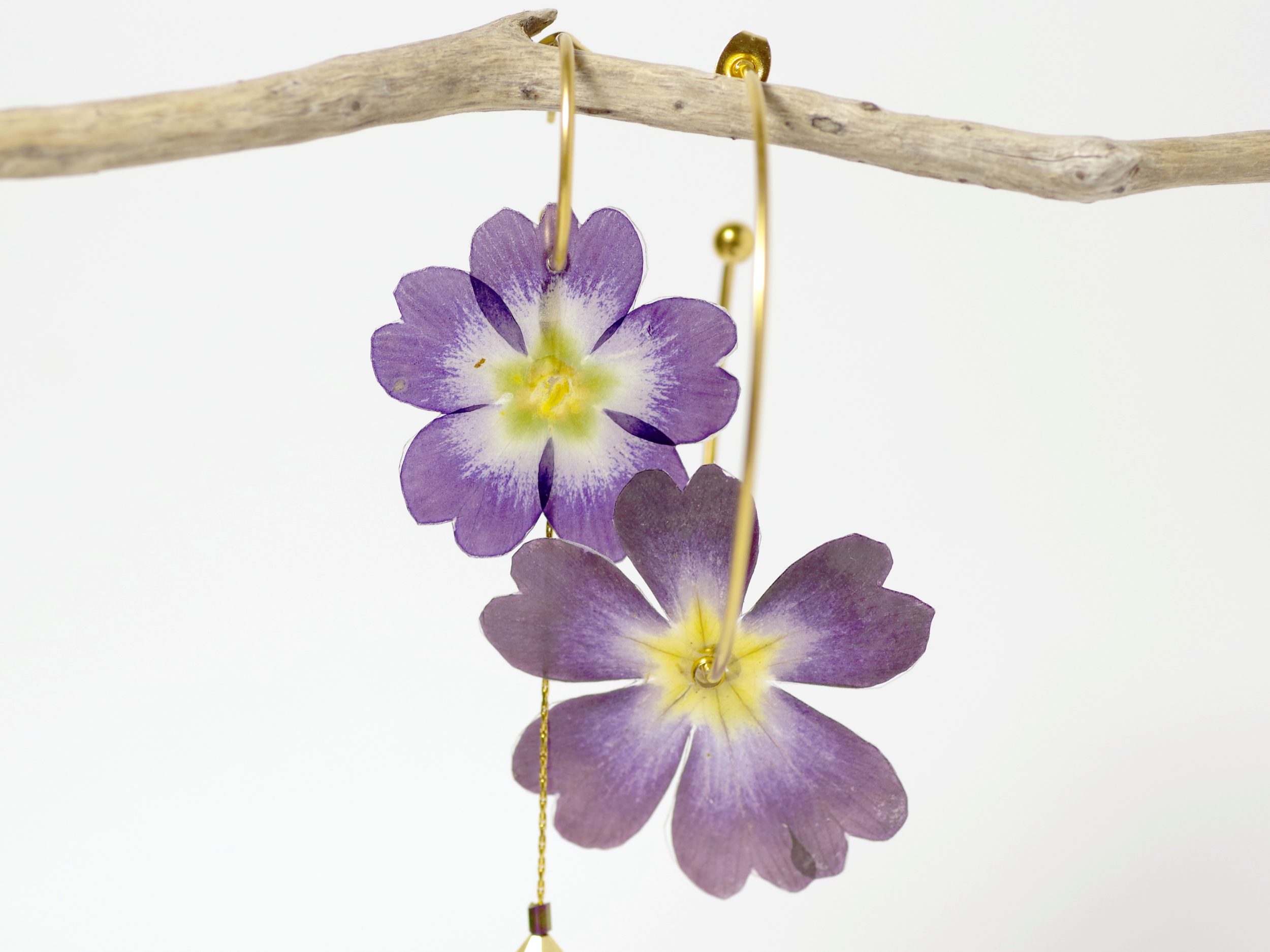 Boucles d'oreilles Flora asymétriques, belles primevères – Image 2