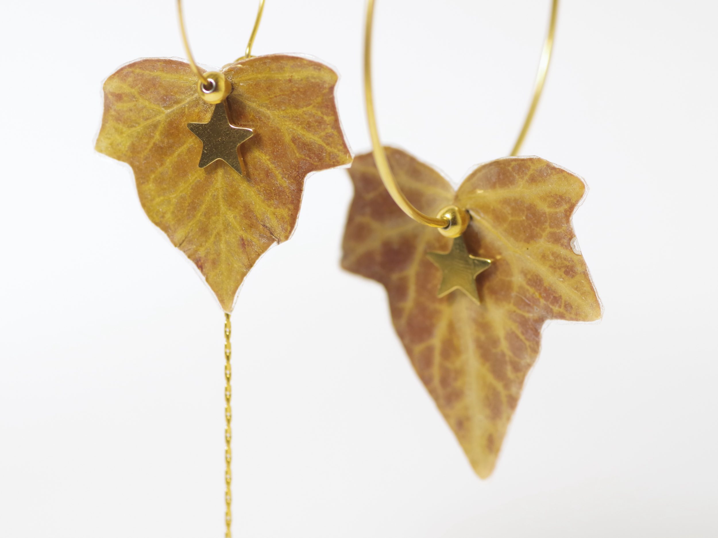 Boucles d'oreilles asymétriques, feuilles de lierre étoilées – Image 3