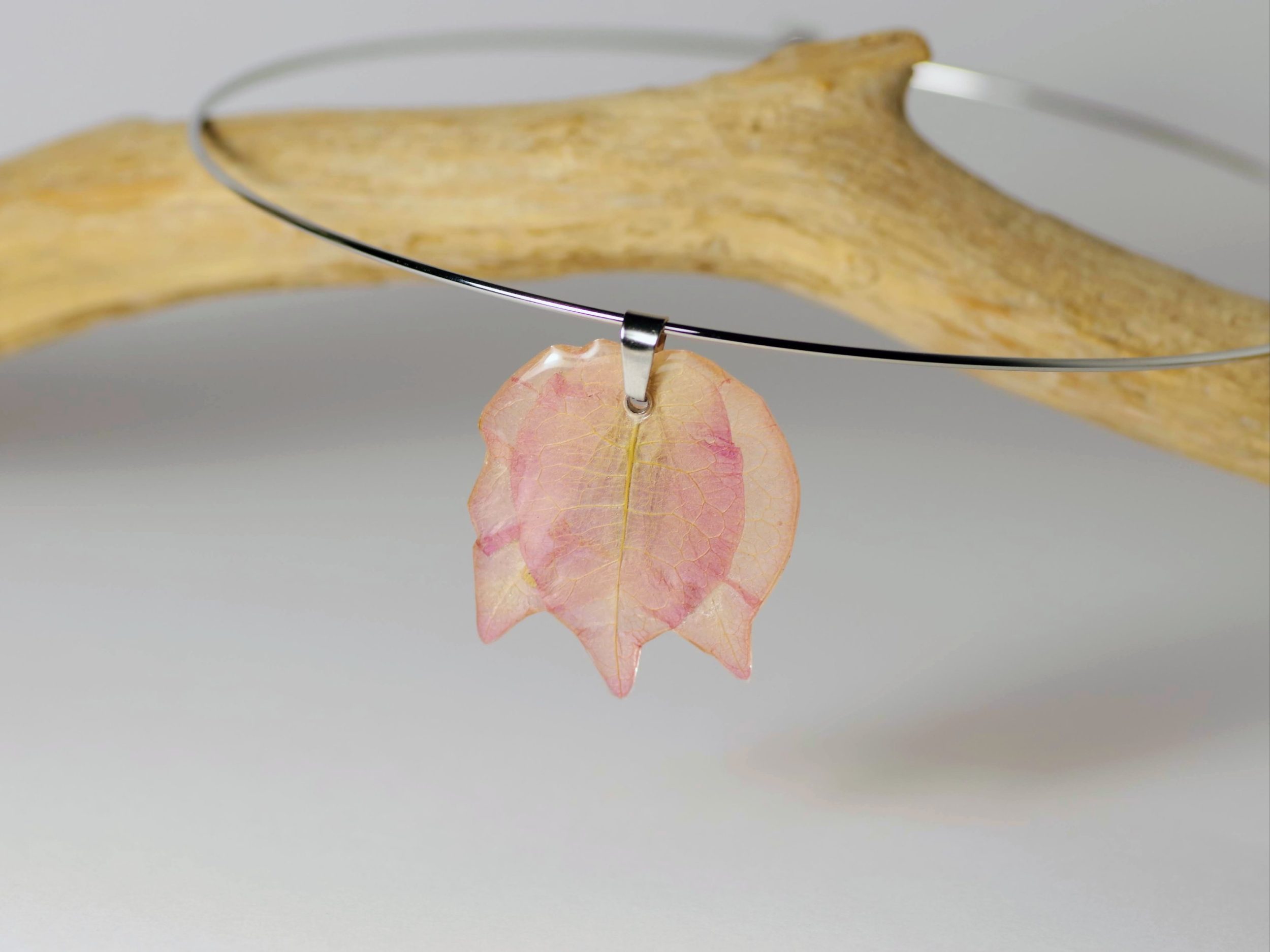 collier Miss Nature, bougainvillées en pendentif – Image 2