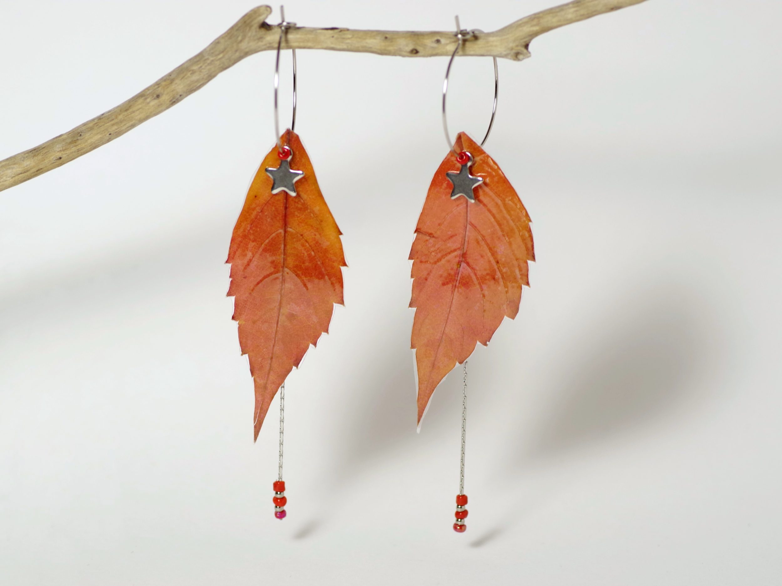 Boucles d'oreilles Elfy, feuilles flammes – Image 2