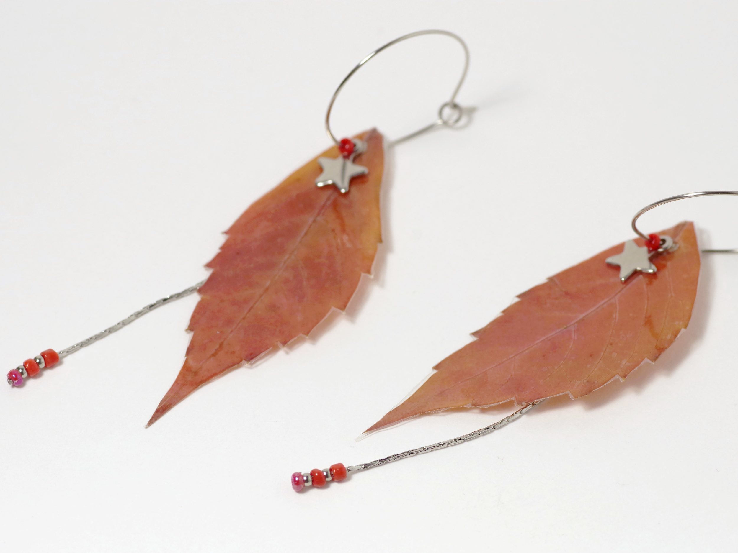Boucles d'oreilles Elfy, feuilles flammes – Image 3
